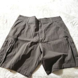 2 pairs mens Pacific Trail 7 pocket shorts
